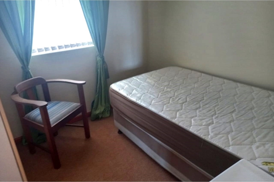 To Let 1 Bedroom Property for Rent in Middedorp Western Cape